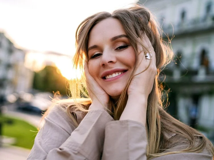 smiling_woman