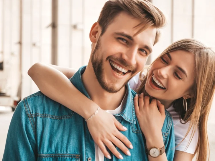 smiling_couple