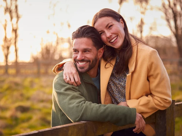 smiling_couple