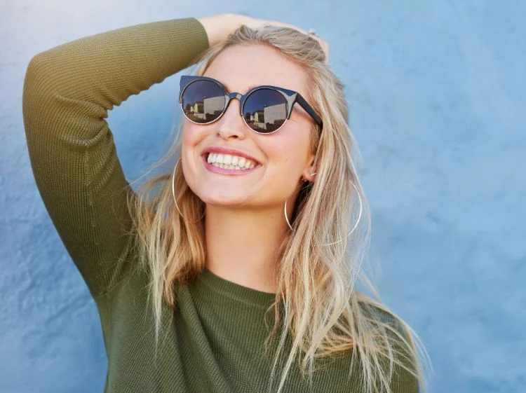 smiling_model