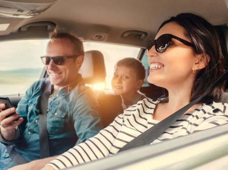 family_in_car